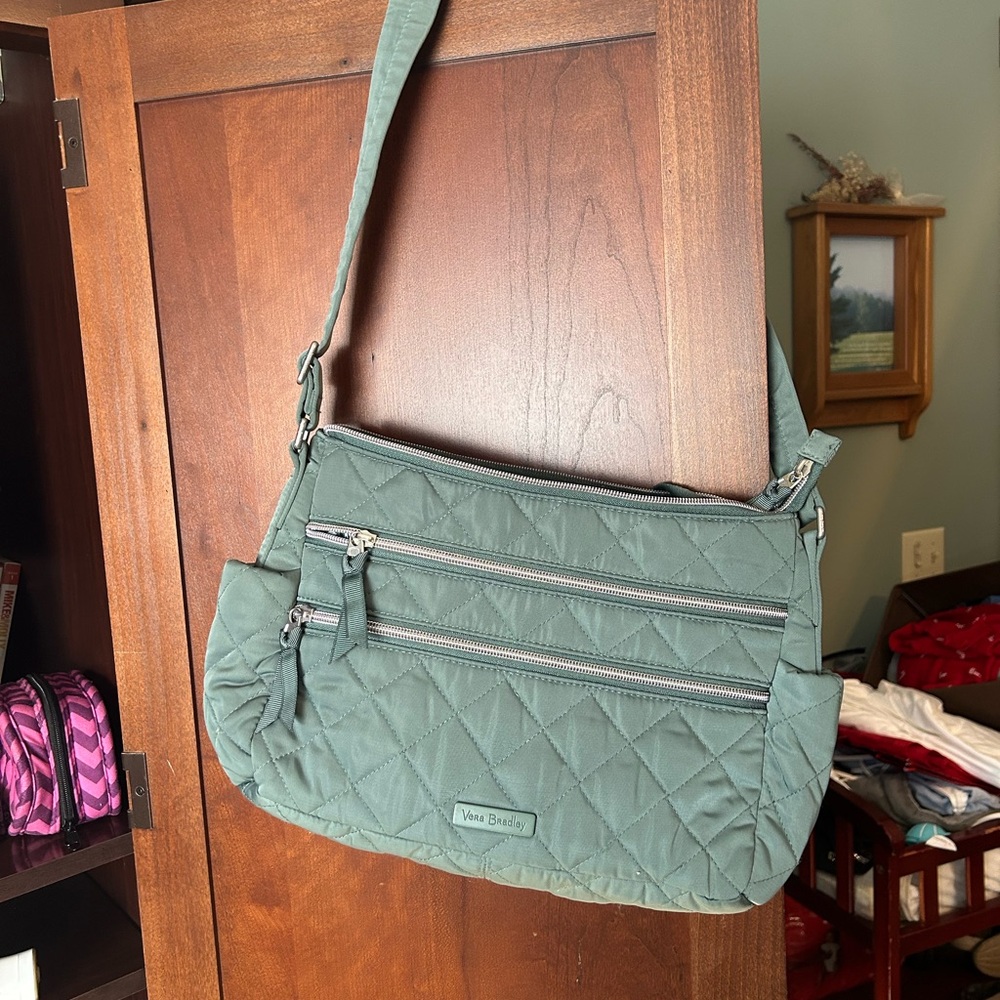 Quilted shoulder bag.